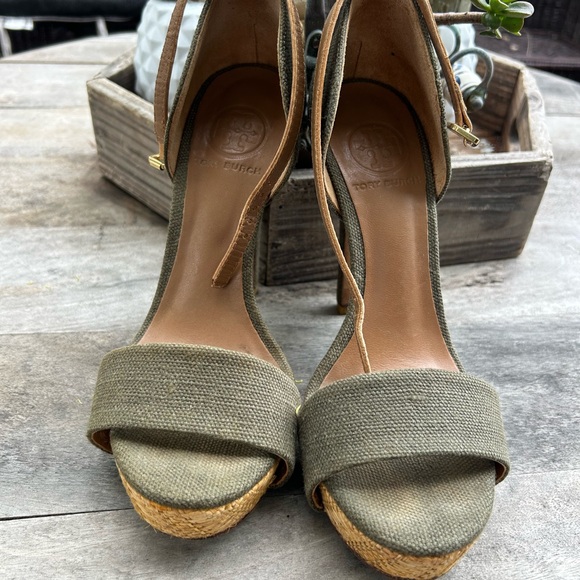 Elegant Tory Burch Amina Platform w Raffia Olive Green Sz 7 - Picture 9 of 9